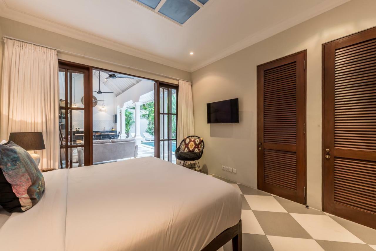 Central 3 Bedroom Villa Close To Seminyak Beach ภายนอก รูปภาพ