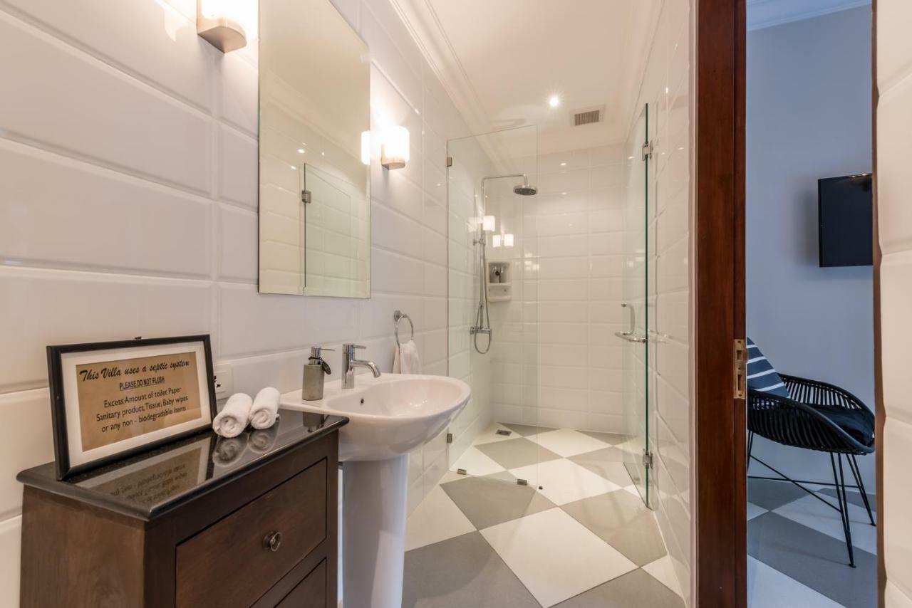 Central 3 Bedroom Villa Close To Seminyak Beach ภายนอก รูปภาพ